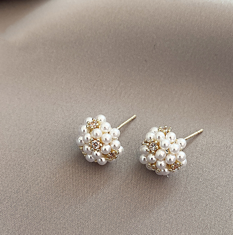 Pendientes Pequeños y Elegantes de Perlas
