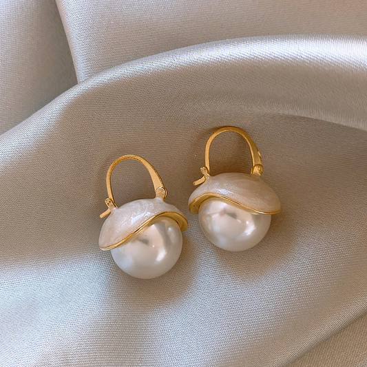 Pendientes de Perlas Doradas Elegantes