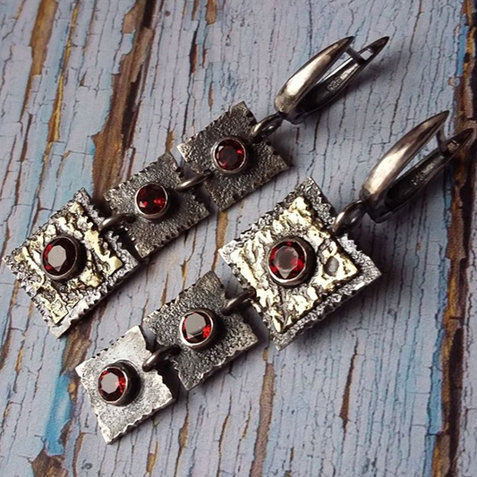 Pendientes de cristal cúbico rojo vintage