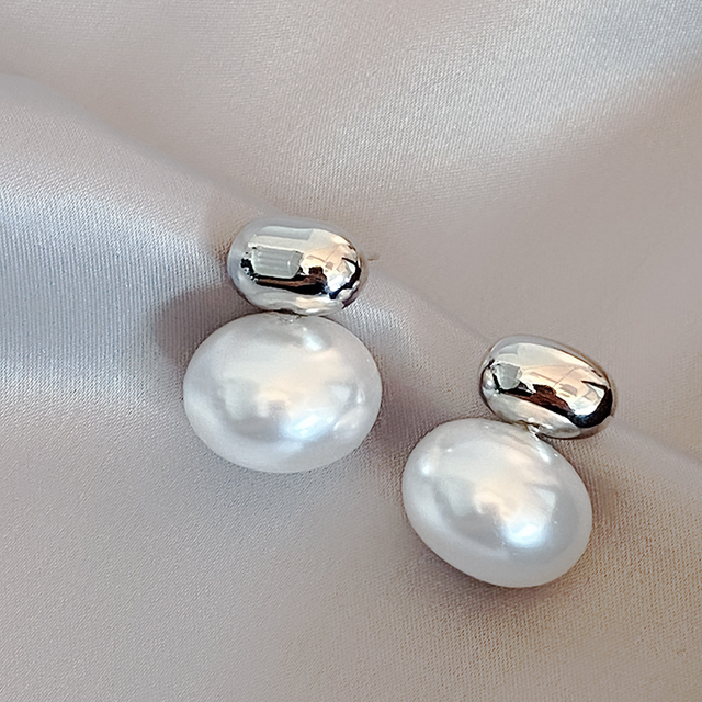 Pendientes de perlas ovaladas en oro