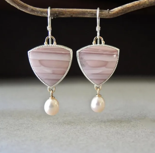 Pendientes de perlas con piedra rosa vintage