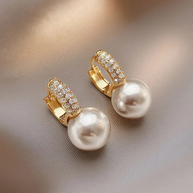 Pendientes de perlas con piedras de fantasía