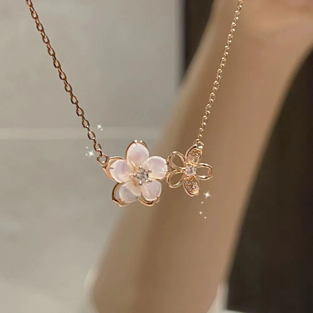 Collar Vintage de Cristal con Dalia