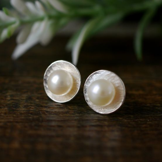 Pendientes Elegantes de Perla Lunar