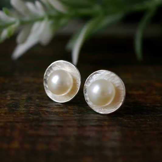 Pendientes Elegantes de Perla Lunar