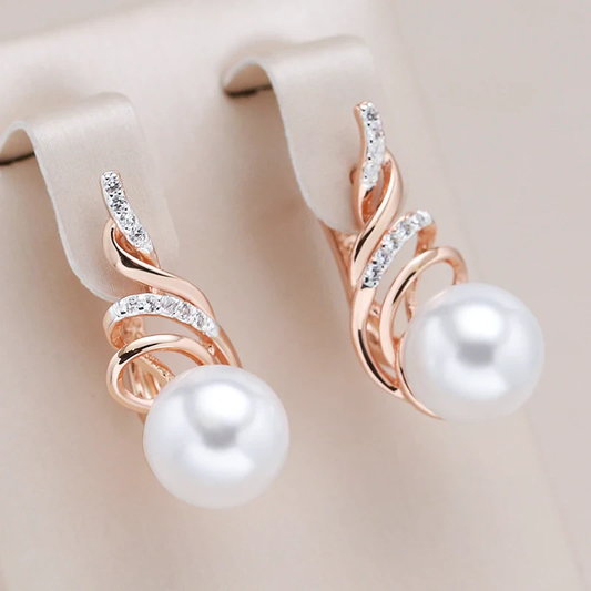 Pendientes Elegantes de Perlas en Espiral Brillante