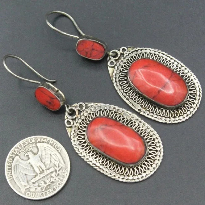 Pendientes vintage con piedra ovalada roja