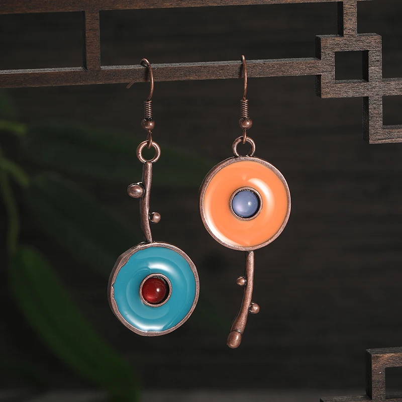 Pendientes vintage de esmalte redondeados