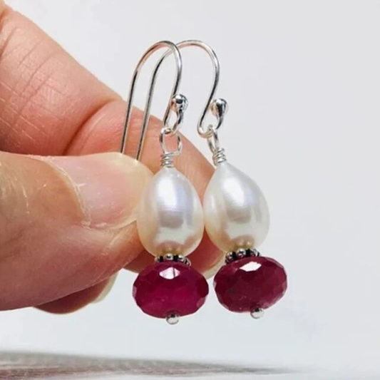Pendientes Vintage de Perlas y Cristal Rojo