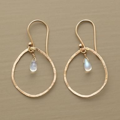 Pendientes largos vintage de cristal dorado y blanco