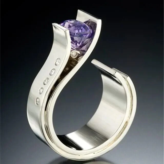 Anillo de plata con zirconia púrpura vintage