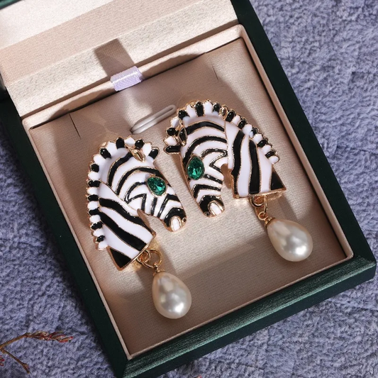 Pendientes de perlas con estampado de cebra vintage