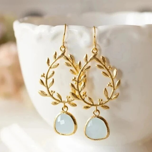 Pendientes de oro con opalino blanco vintage