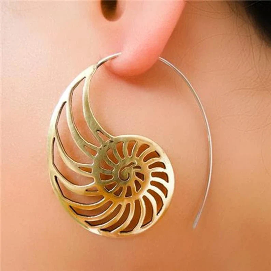 Pendientes vintage de concha en espiral dorada