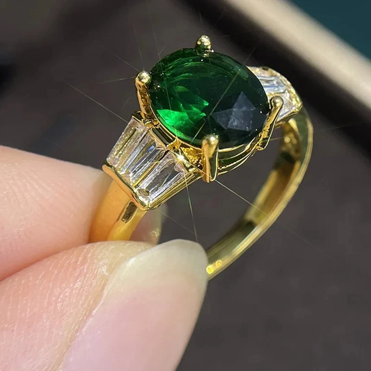Anillo de oro con circonia verde vintage