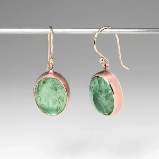 Pendientes vintage de piedra verde tallada