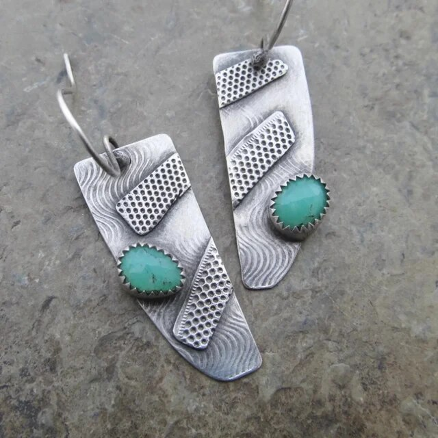Aretes de sierra con piedra turquesa incrustada vintage