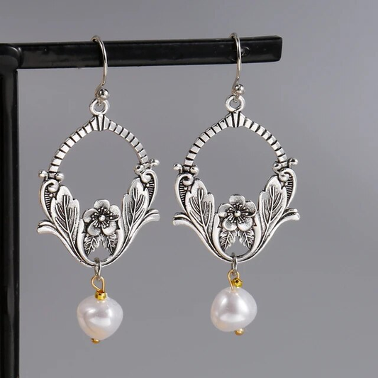 Pendientes colgantes de perlas plateadas vintage