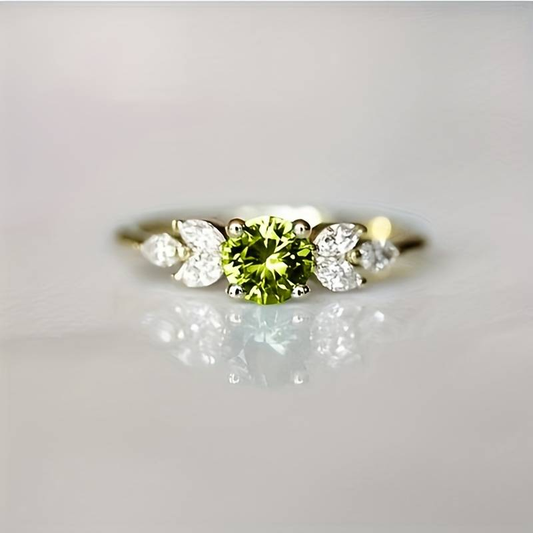 Anillo Vintage de Zirconia en Forma de Oliva