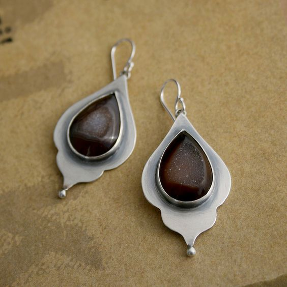 Pendientes Cósmicos Oscuros Vintage