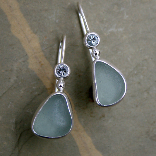 Pendientes vintage de piedra de luna verde y zirconia