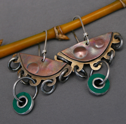 Aretes verdes desgastados vintage