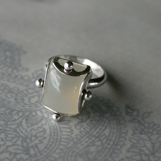 Anillo de luna pulida cuadrada vintage