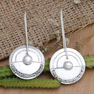 Pendientes vintage plateados y con perlas