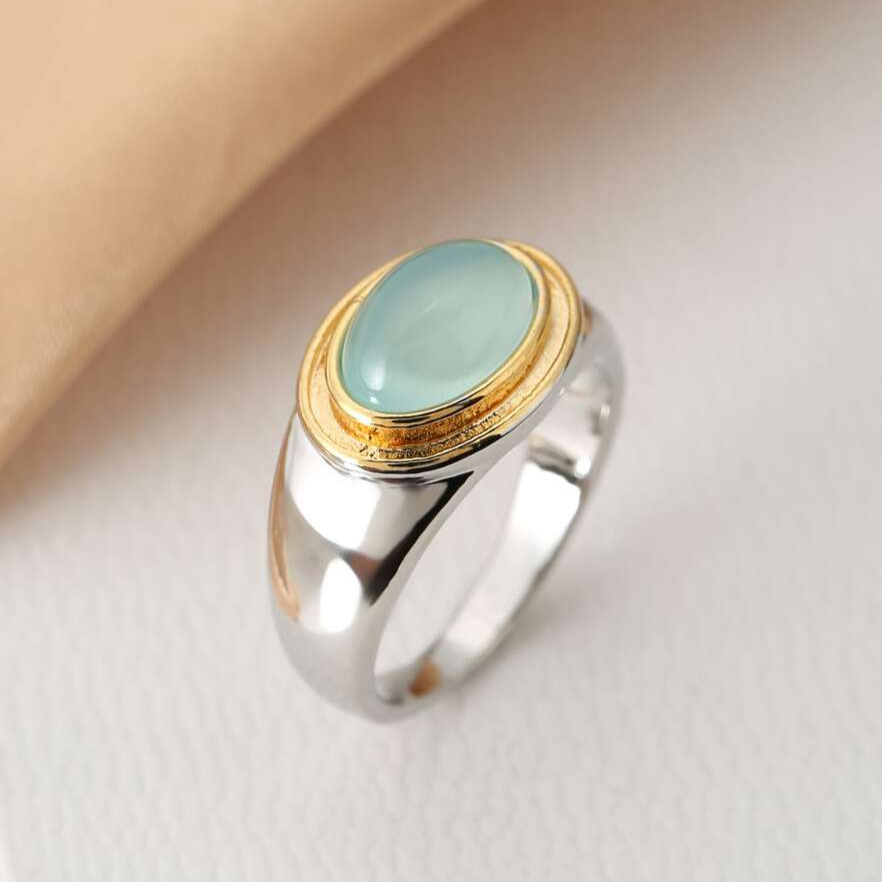 Anillo vintage de piedra lunaria verde