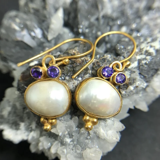 Pendientes Vintage de Piedra Blanca con Zircón Morado Dorado