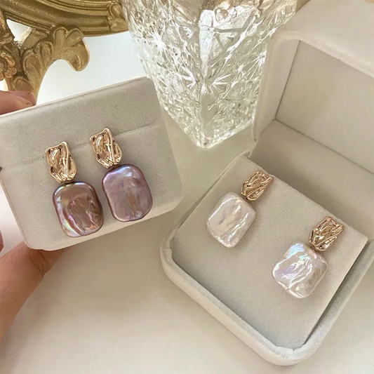 Pendientes elegantes de perlas barrocas y oro