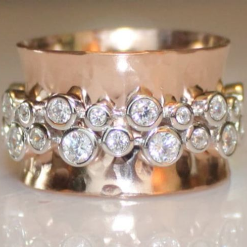 Anillo de Rosa con Cinturón de Zirconia Vintage