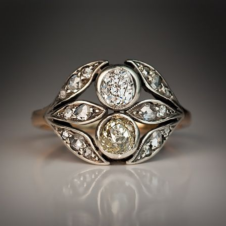Anillo de Tesoros Brillantes Vintage