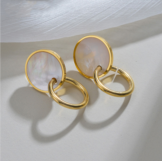 Pendientes redondeados de ópalo blanco vintage y dorados