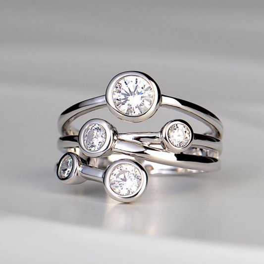 Anillo Vintage de Plata con Zirconia en Capas