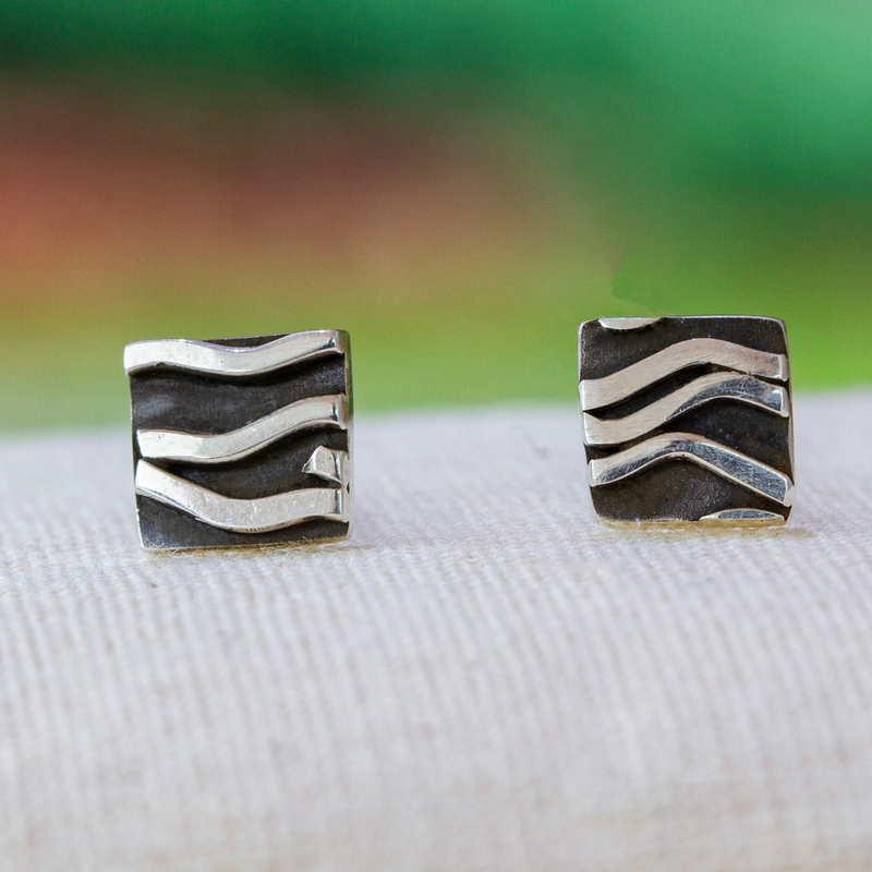 Aretes cuadrados ondulados de plata vintage