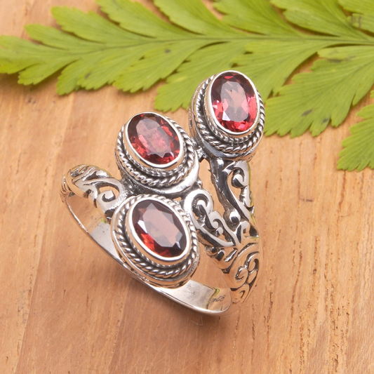 Anillo Vintage Abierto de Cristal Rojo