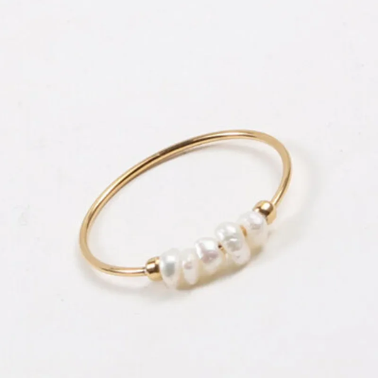 Anillo Vintage de Perlas y Oro Estilo Barroco