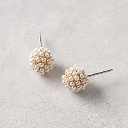 Pendientes pequeños de perlas vintage