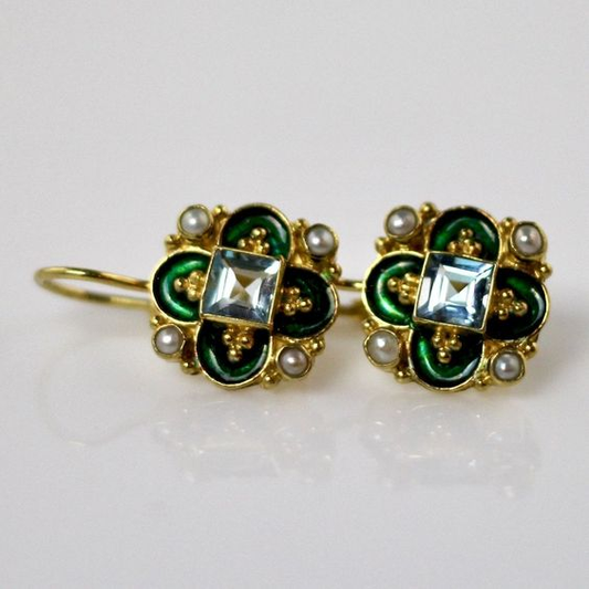 Aretes de perlas verdes vintage