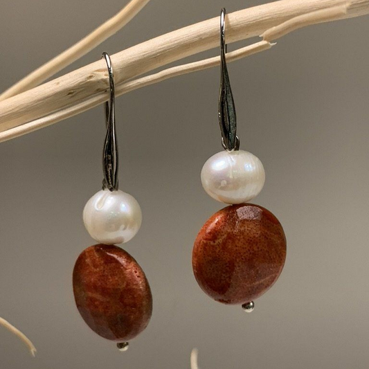 Pendientes vintage de piedra roja y perlas