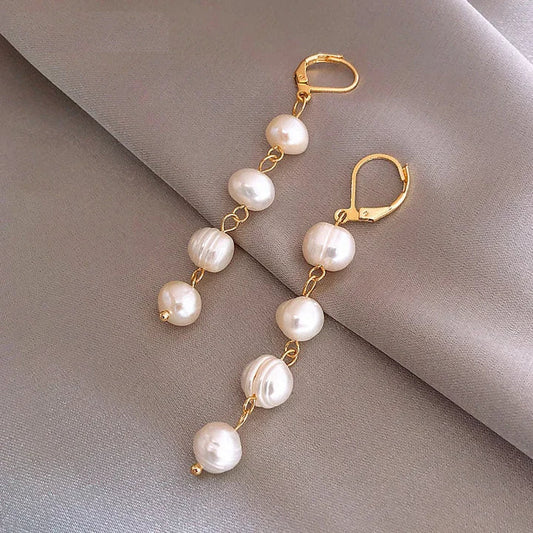 Pendientes de perlas con colgante en oro